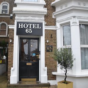 Hotel 65